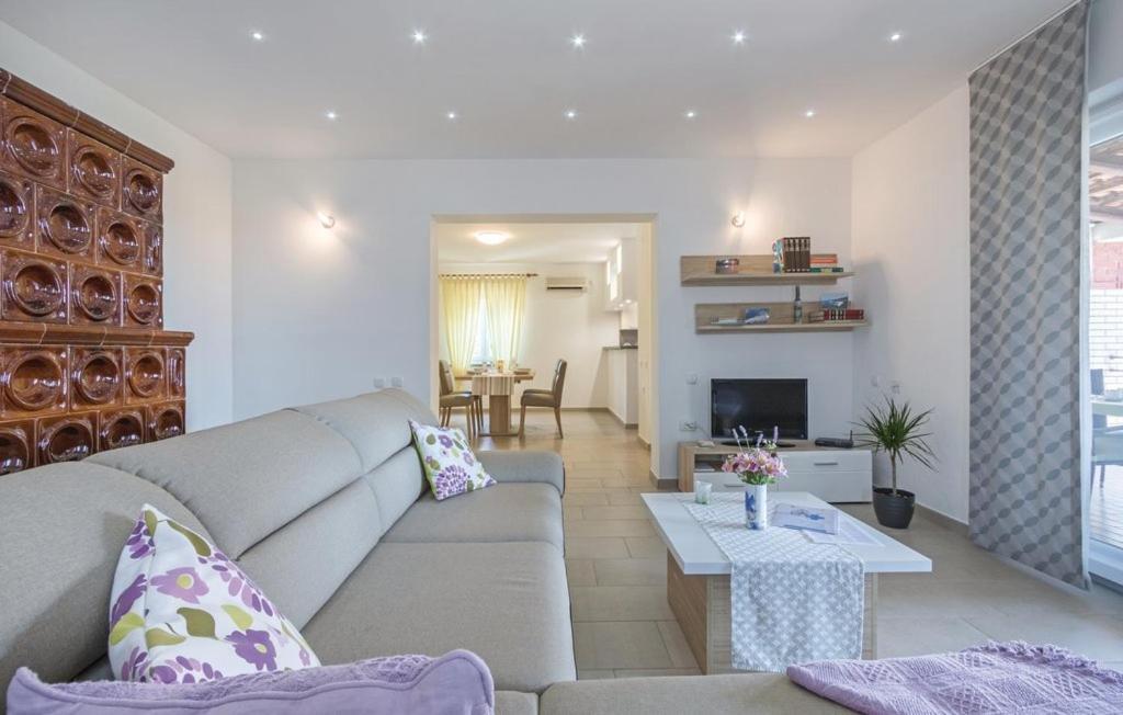 Ane Apartment Loborika Экстерьер фото