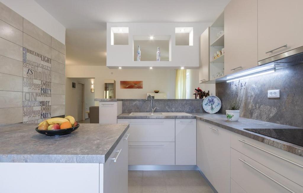 Ane Apartment Loborika Экстерьер фото